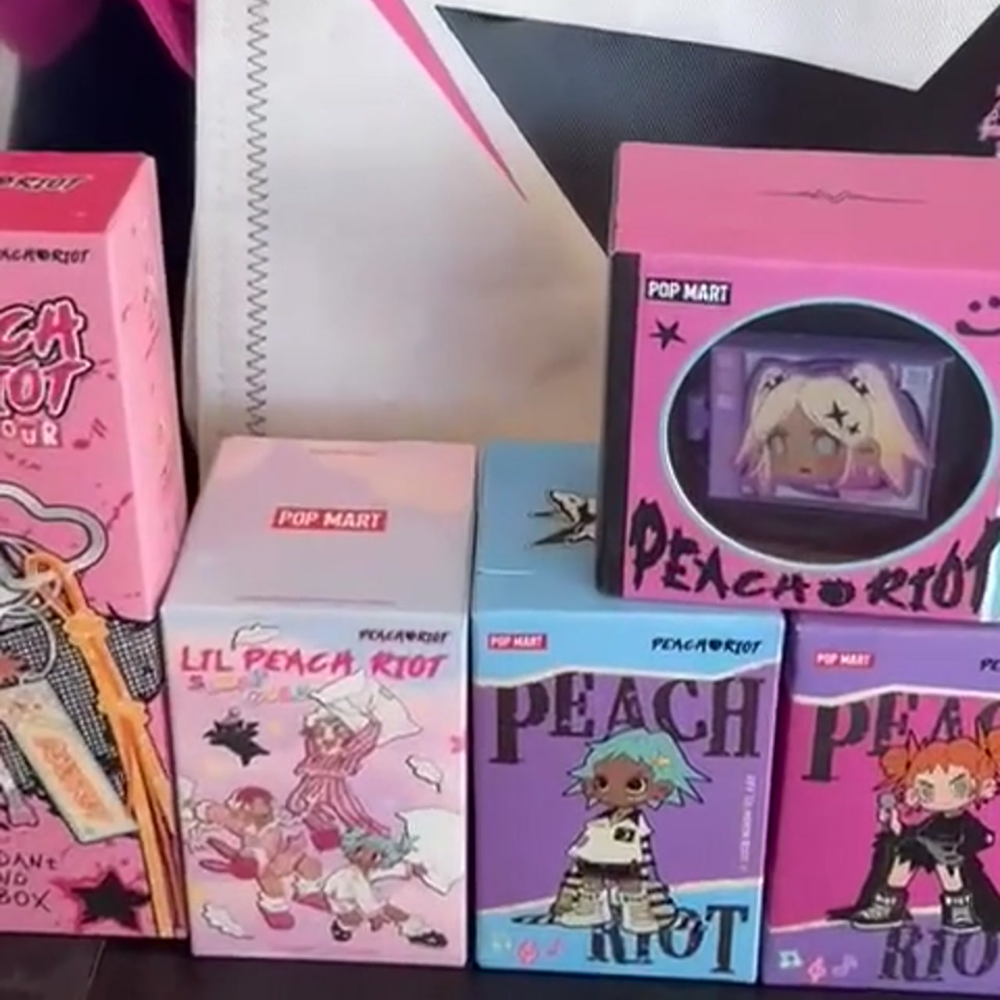 Pop Mart Figurine Boîte Surprise Lil Peach Riot Loading Techpunk