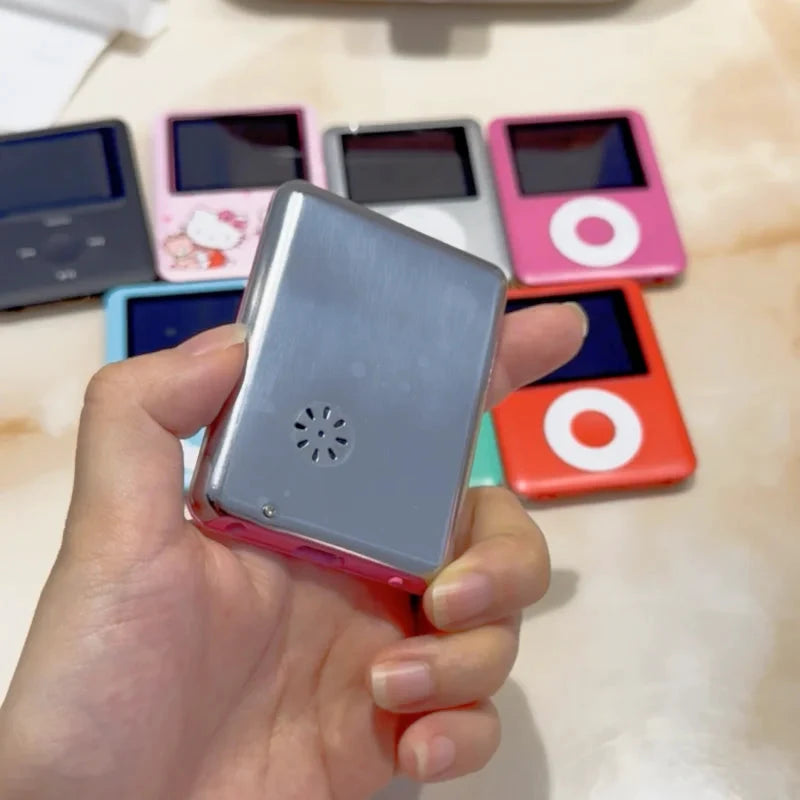 TAKARA TOMY Hello Kitty – Portable MP3 Player