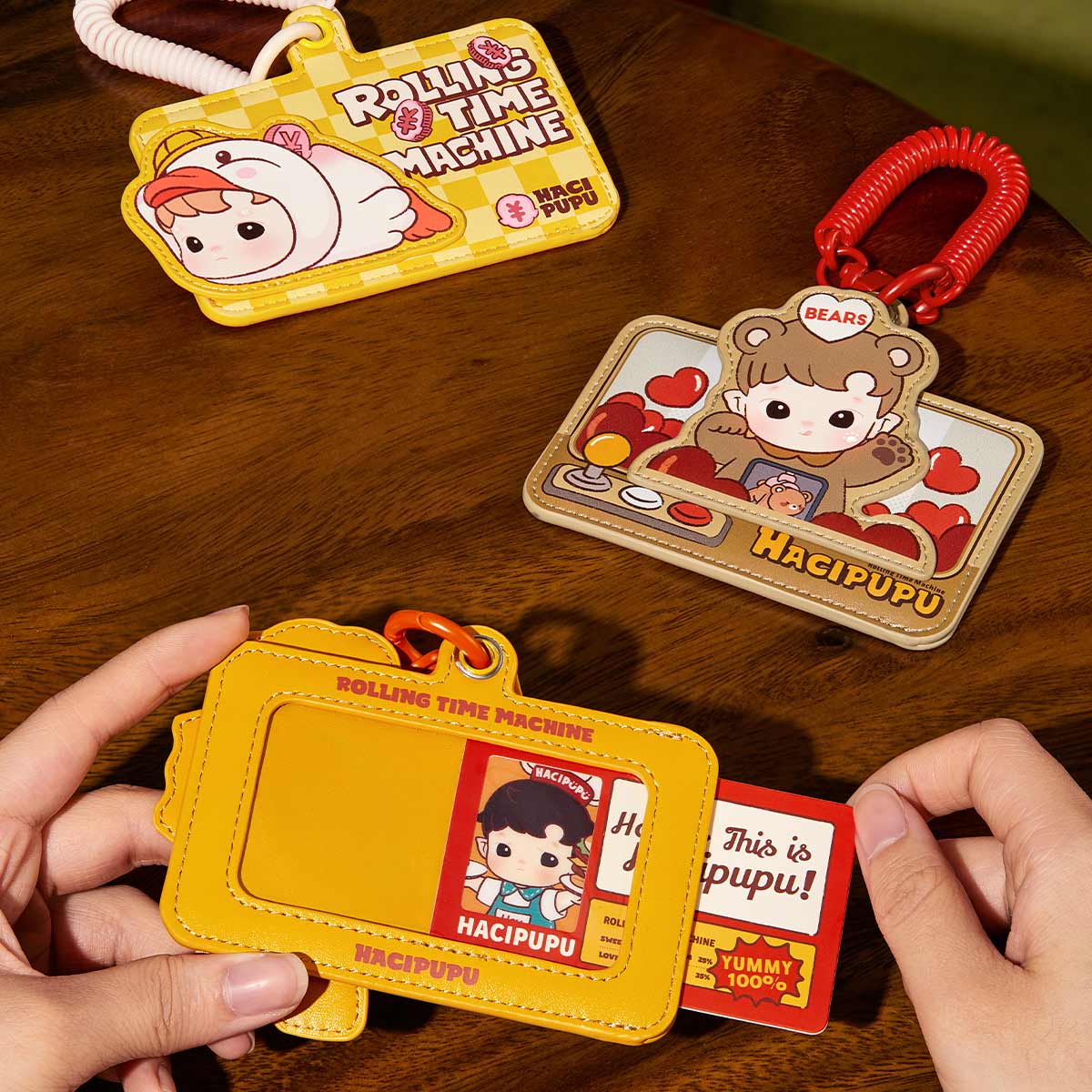 Hacipupu Rolling Time Machine – Porte-cartes Illustrés | Accessoire Original & Coloré