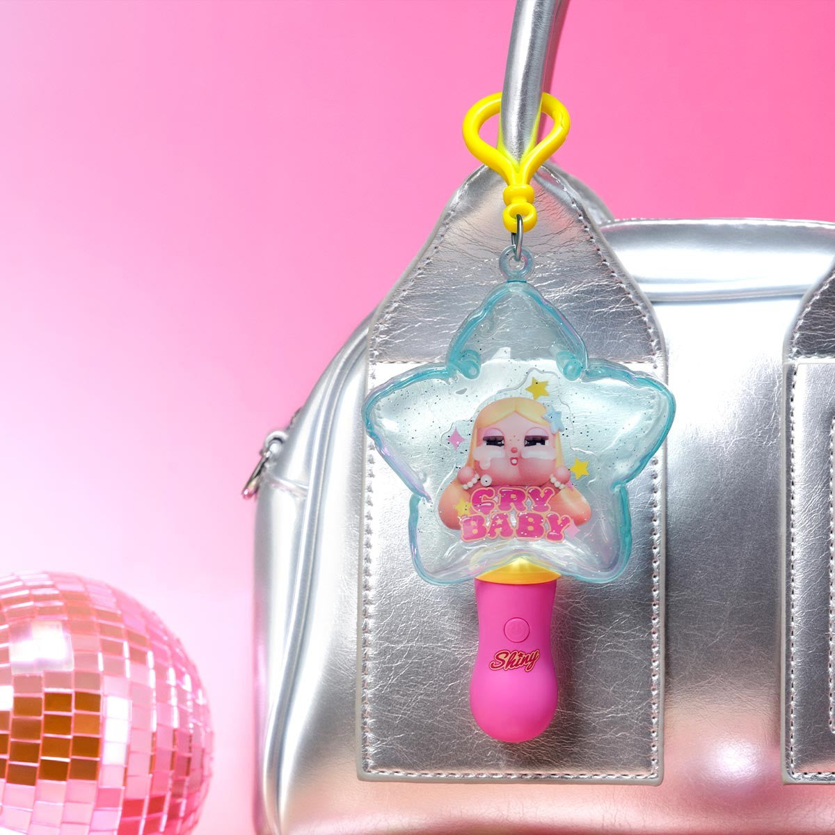 POP MART Crybaby Shiny Shiny Pendentif Lumineux — Blind Box - photo officielle POP MART